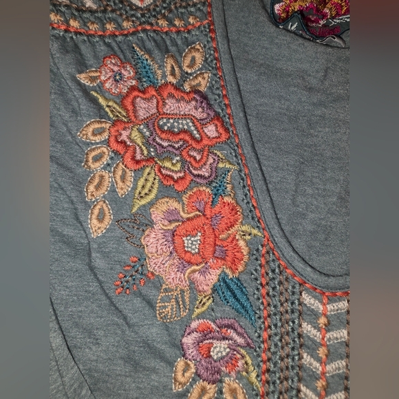 Johnny Was embroidered Blue/Green 3/4 Sleeve Pull Over Top Shirt Size Medium - Picture 6 of 10